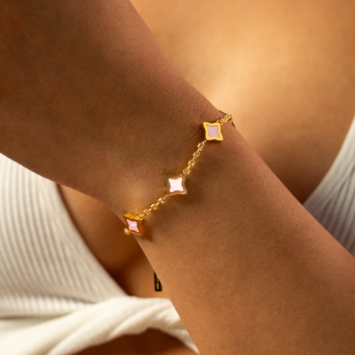 Flower Cable Bracelet in Gold - Rose Pattern