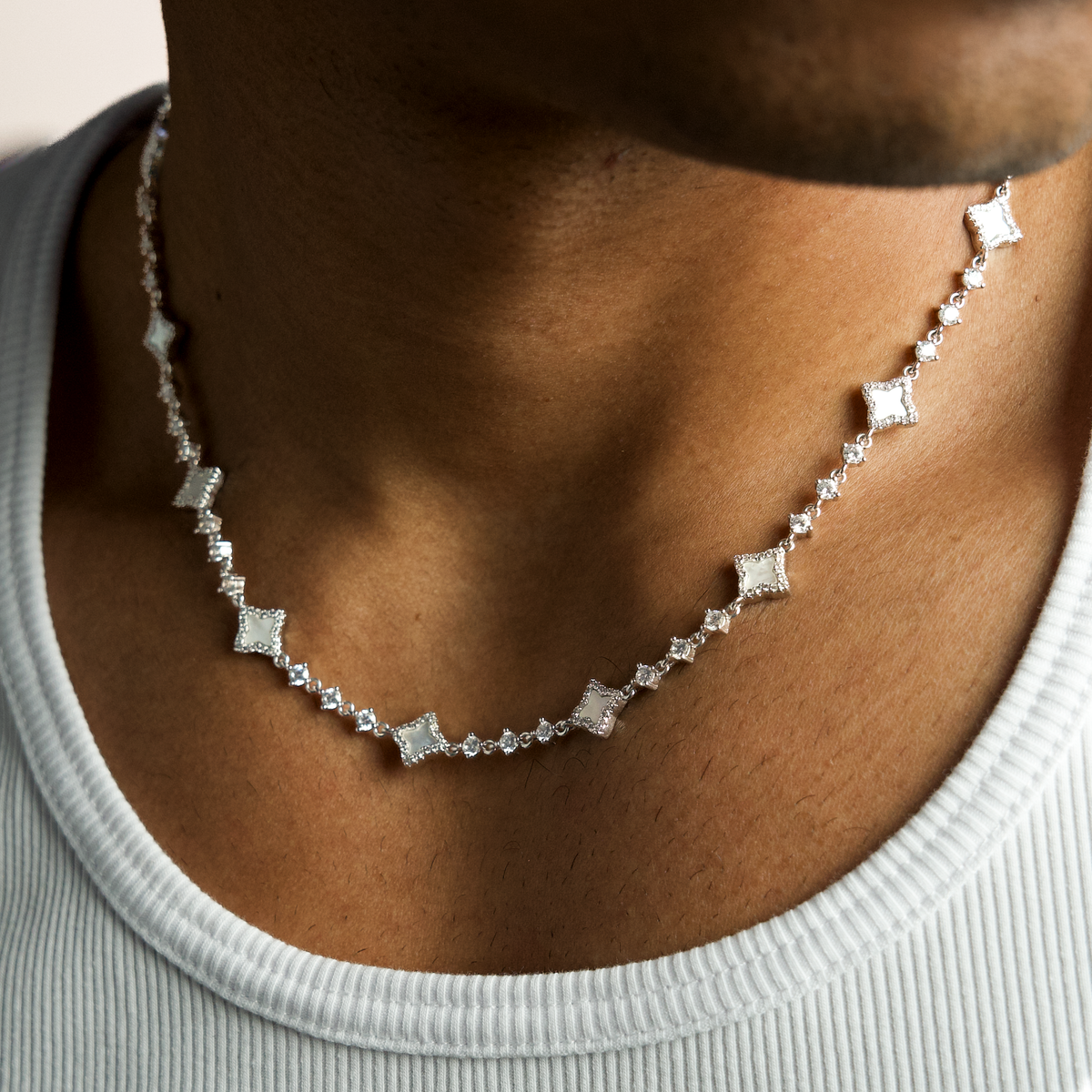 Chain Flower Tennis - 925 Sterling Silver / VVS Moissanite & Mother-of-Pearl