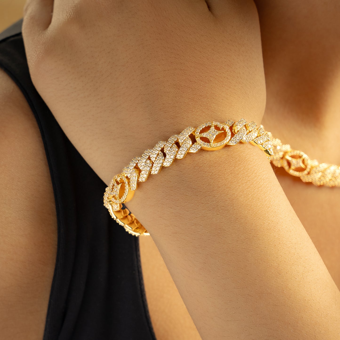 Signature Prong link Bracelet 10mm Gold