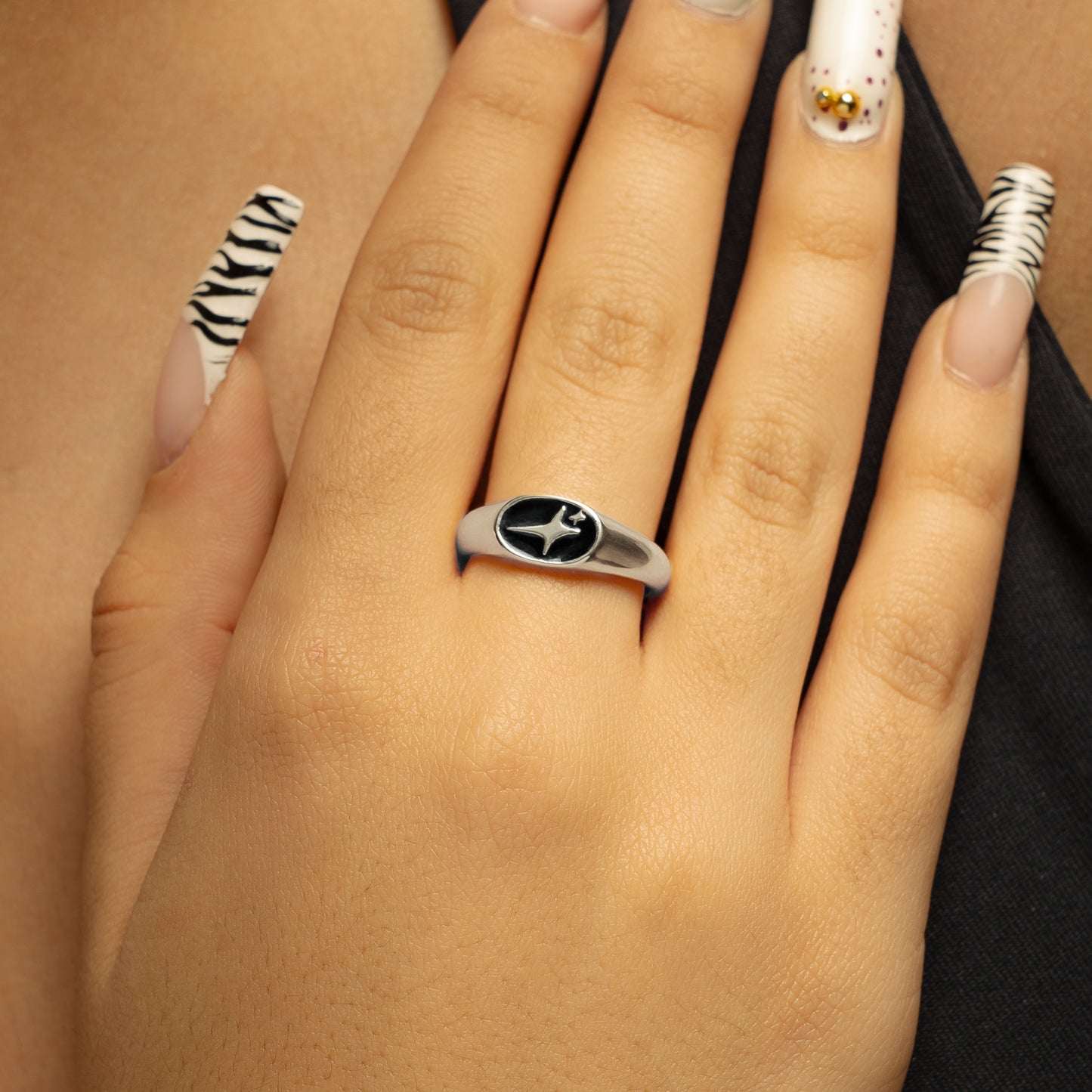 Signature Oval signet ring silver