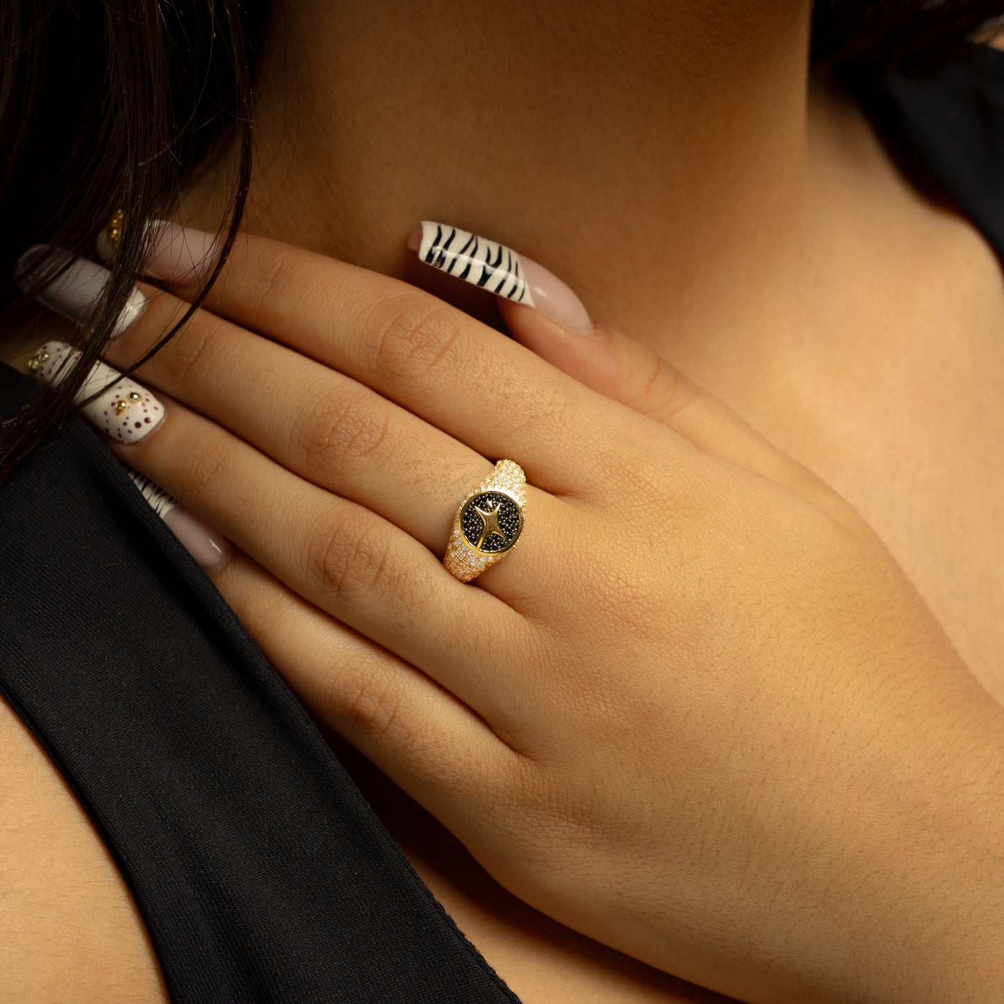 Iced Round signet ring dorée