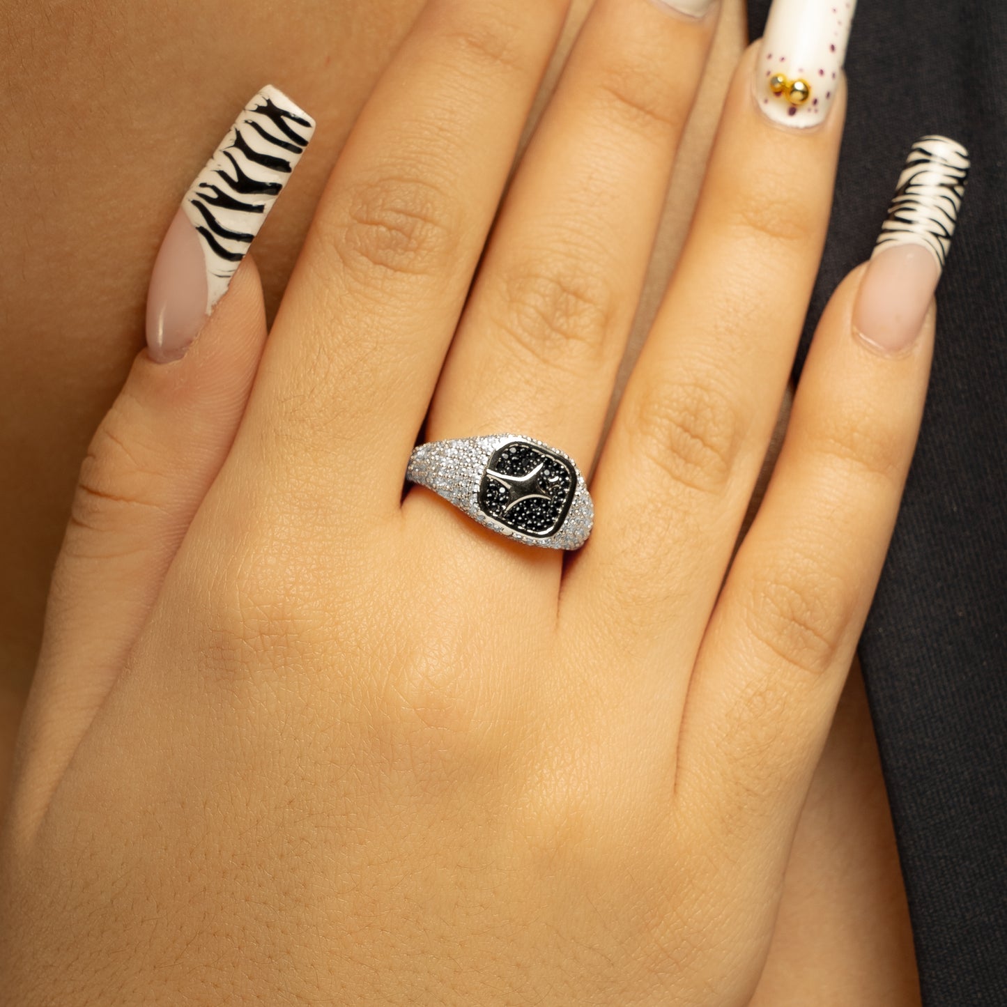 Iced Square signet ring argentée