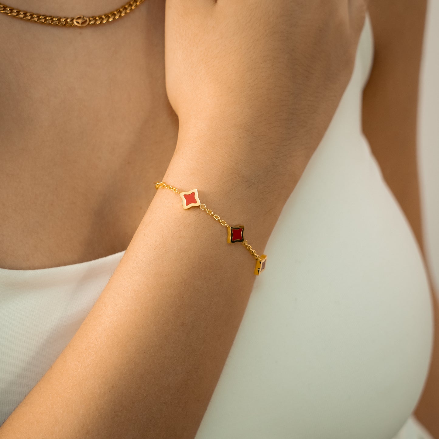Gold Flower Cable Bracelet - Red