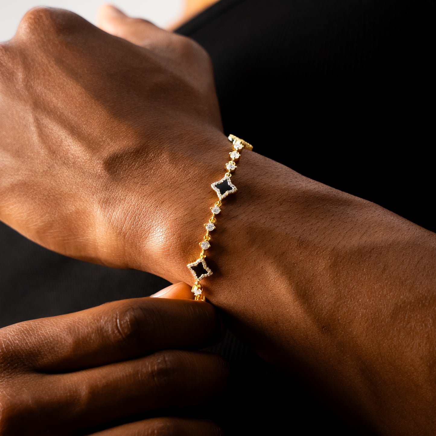 Bracelet Flower Tennis Doré - Motif Noir