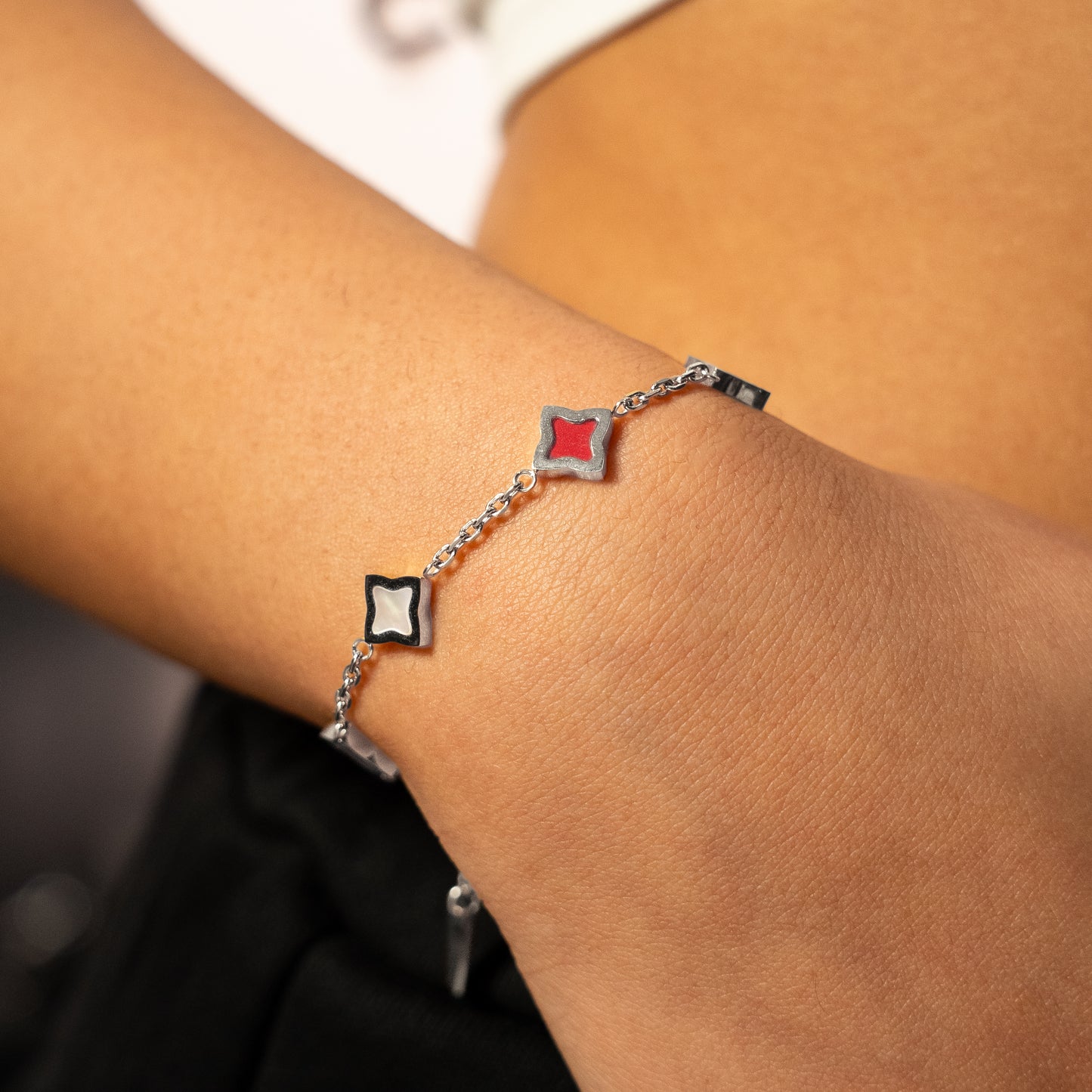 Bracelet Flower câble Argenté - Motif Blanc & Rouge