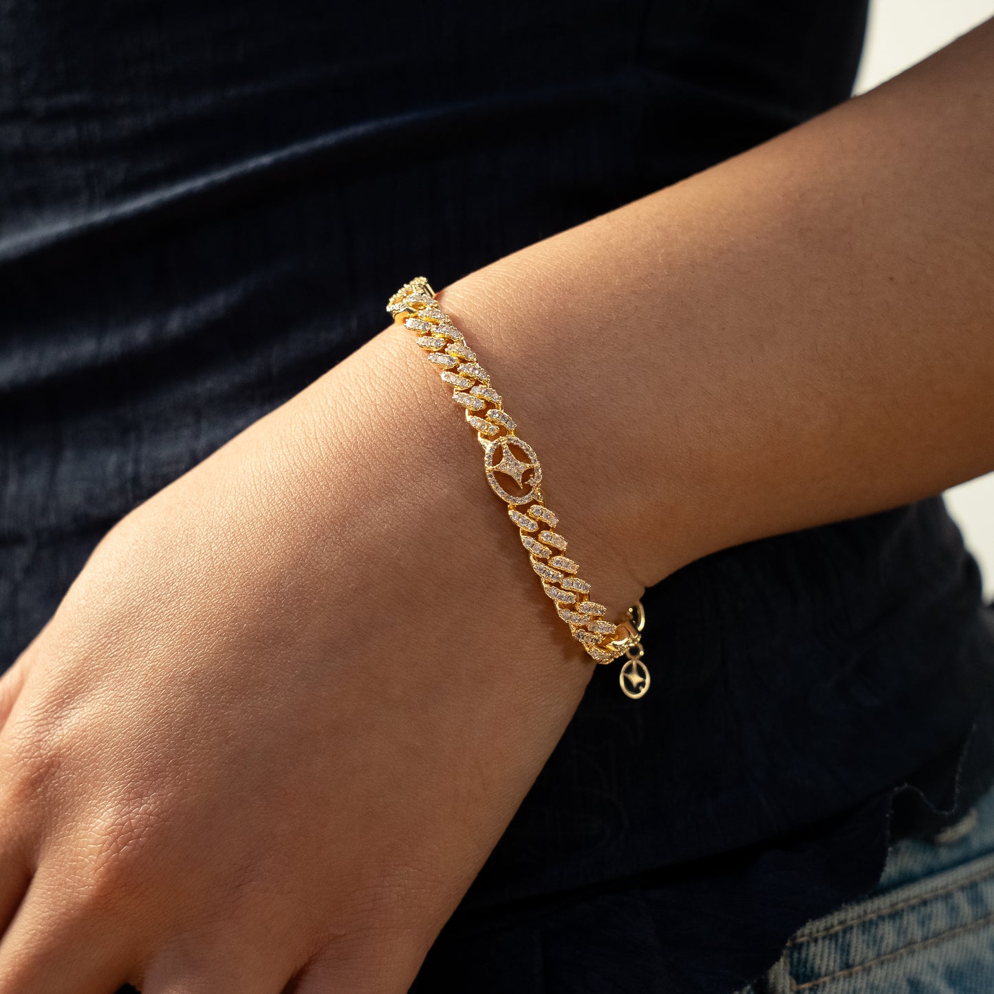 Iced Cuban link Bracelet Signature 5 mm Gold