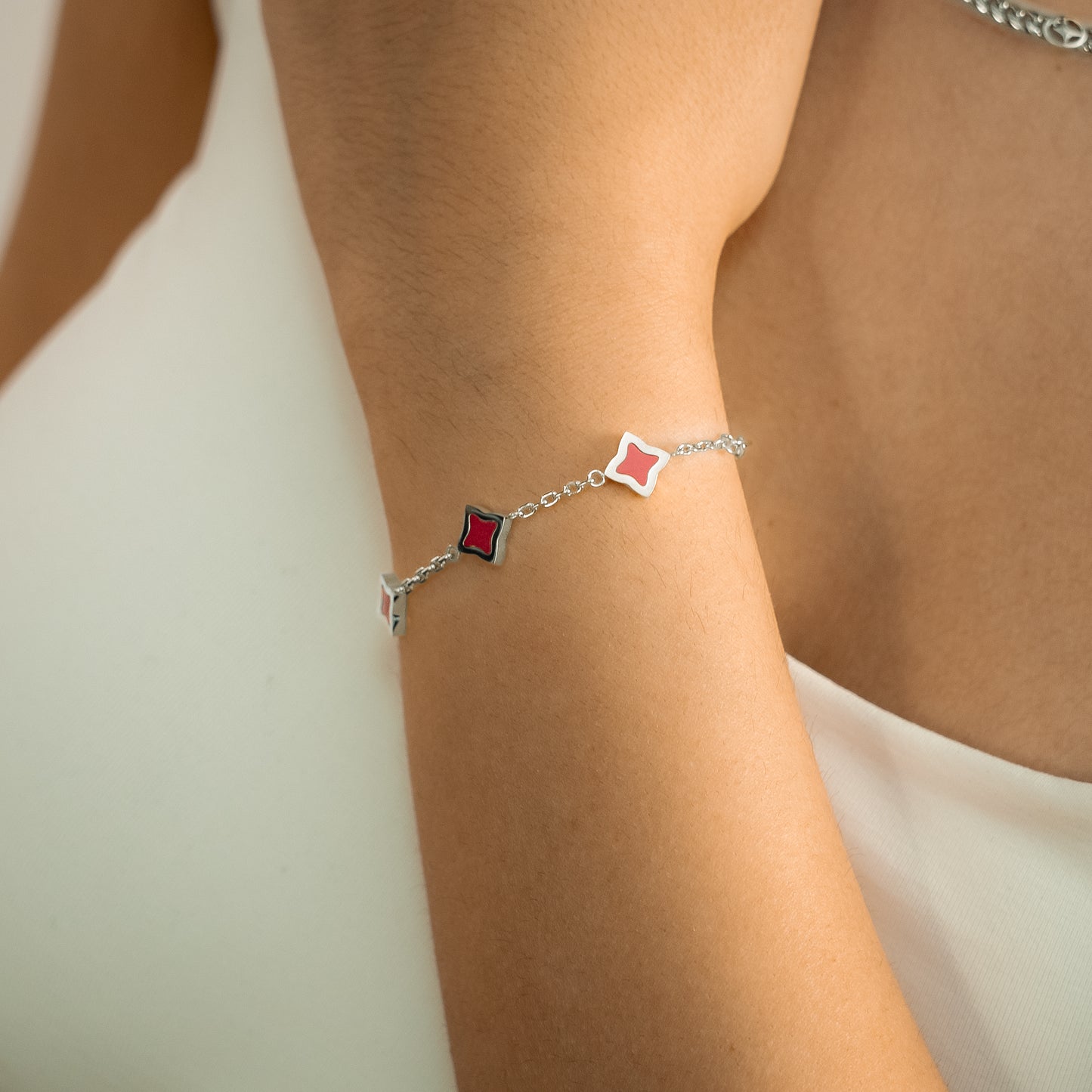 Silver Flower Cable Bracelet - Red