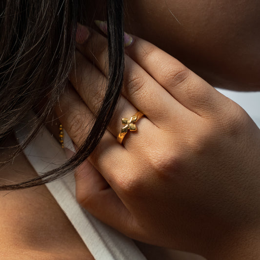 Crossed star ring - Gold