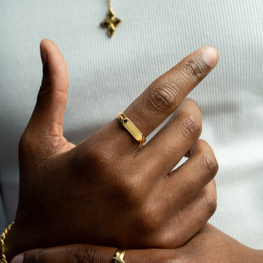 Slim golden ring signet