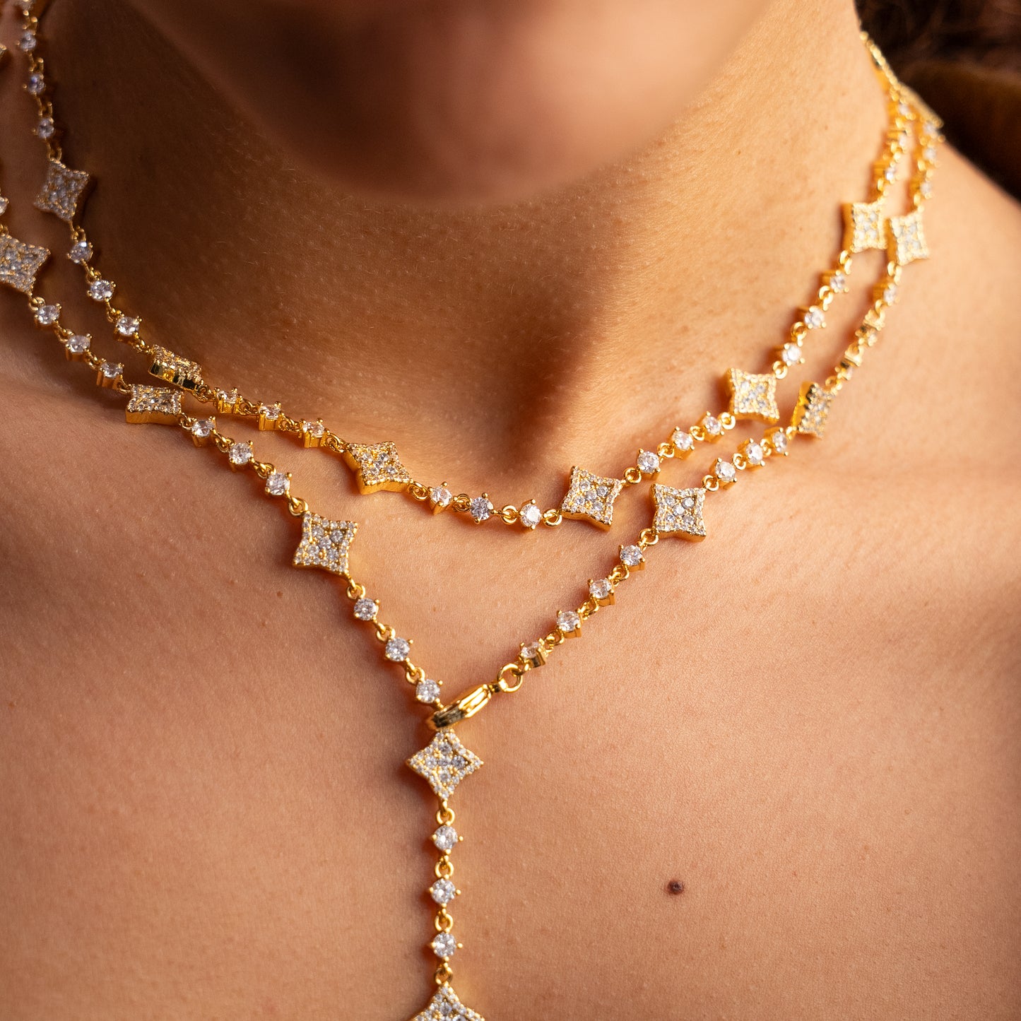 Lariat Flower Tennis Gold - White Stones